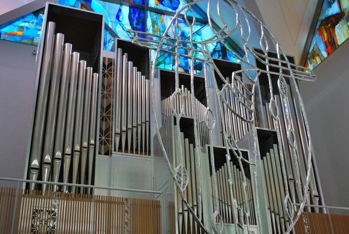 Orglet i Vejlå Kirke set fra kirkeskibet