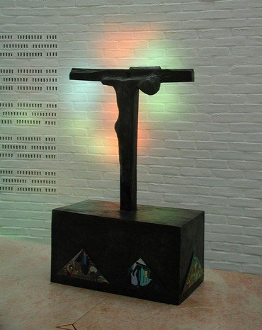 Korset på alteret i Vejleå Kirke
